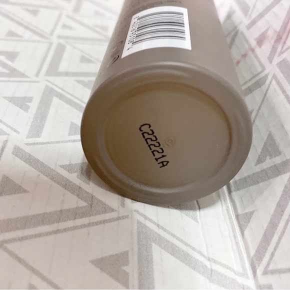 Living Proof No Frizz Vanishing Oil 1.7 oz/50ml. - Picture 8 of 8